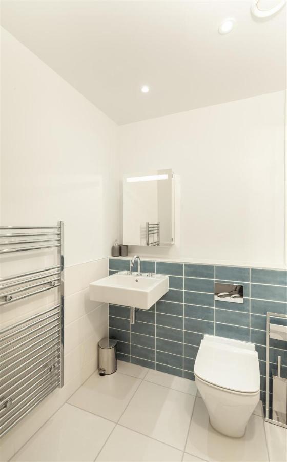 5 Putsborough - Luxury Apartment At Byron Woolacombe, Only 4 Minute Walk To Woolacombe Beach! Bagian luar foto